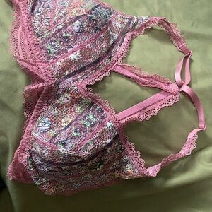 Victoria’s Secret Floral Lace Bralette in Pink size Large